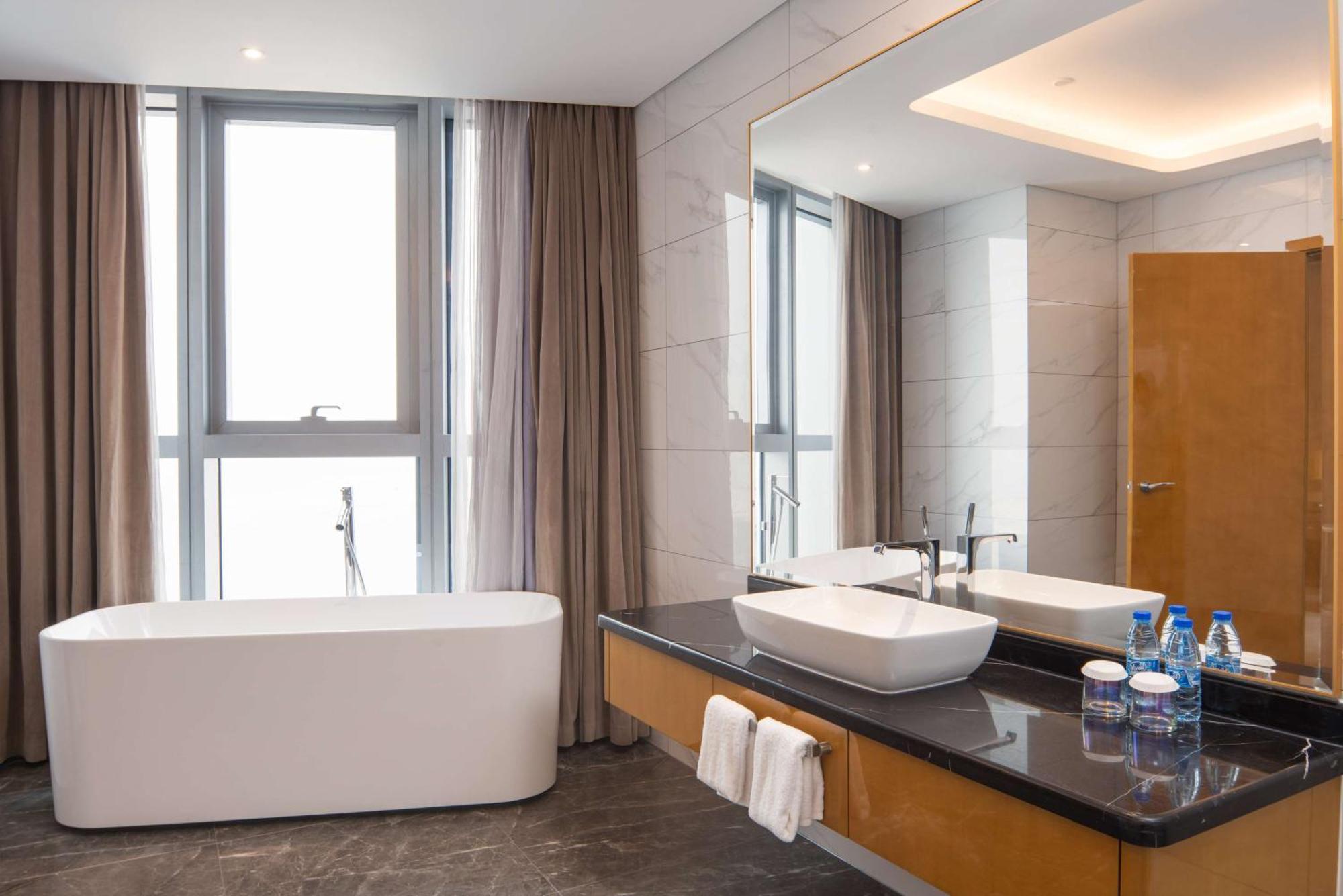Hilton Brazzaville Les Tours Jumelles Hotel & Residences Brazavile Exterior foto