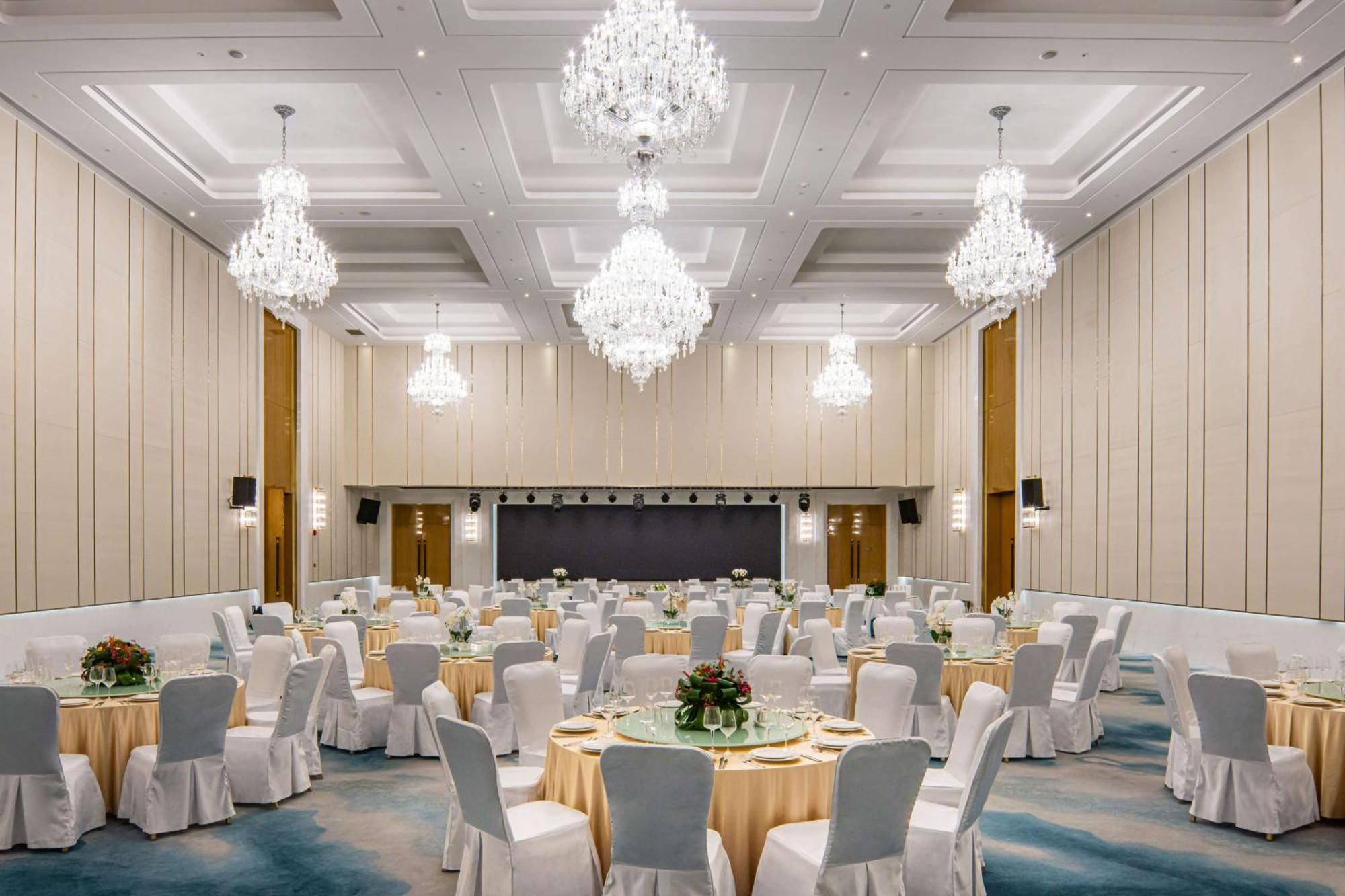 Hilton Brazzaville Les Tours Jumelles Hotel & Residences Brazavile Exterior foto